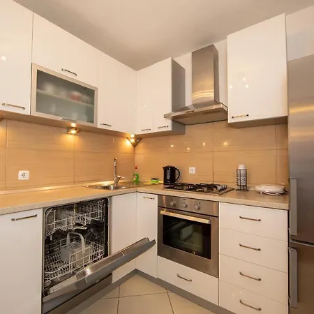 Apartmani Nina & Mili Igrane Exterior photo