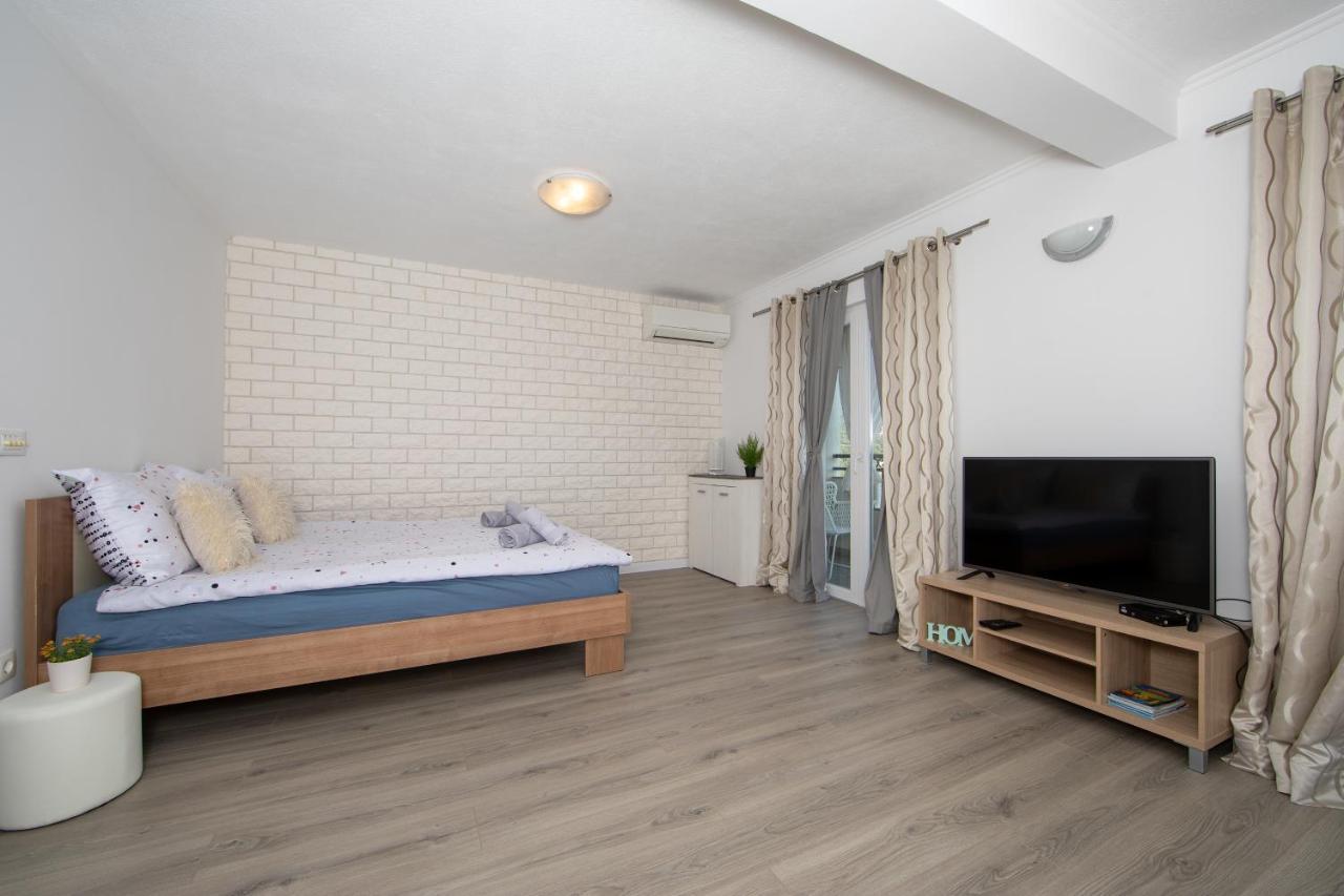 Nina & Mili Apartment *
